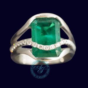 bague emeraude rectangle pont de diamant 3